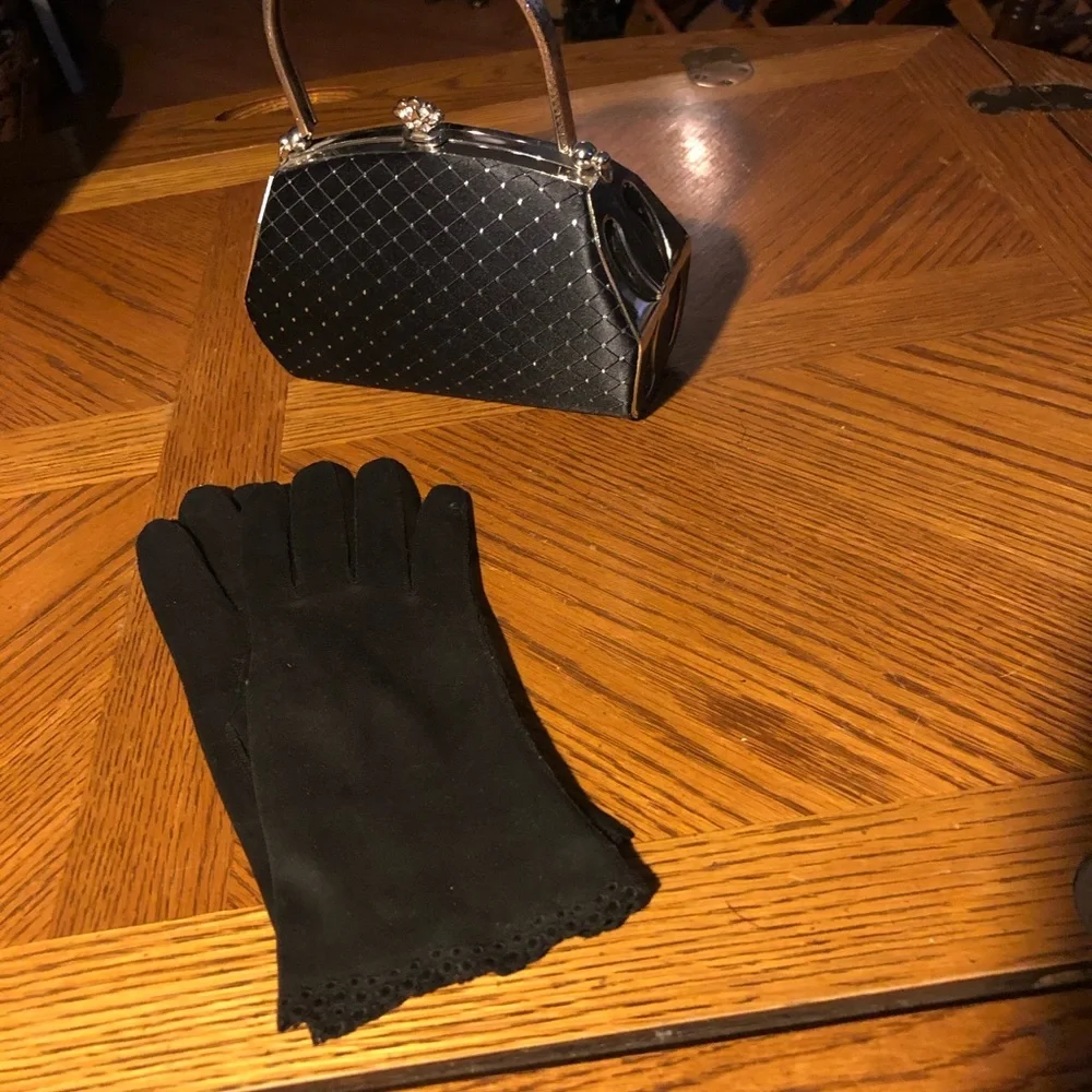 Vintage Black Wrist Gloves